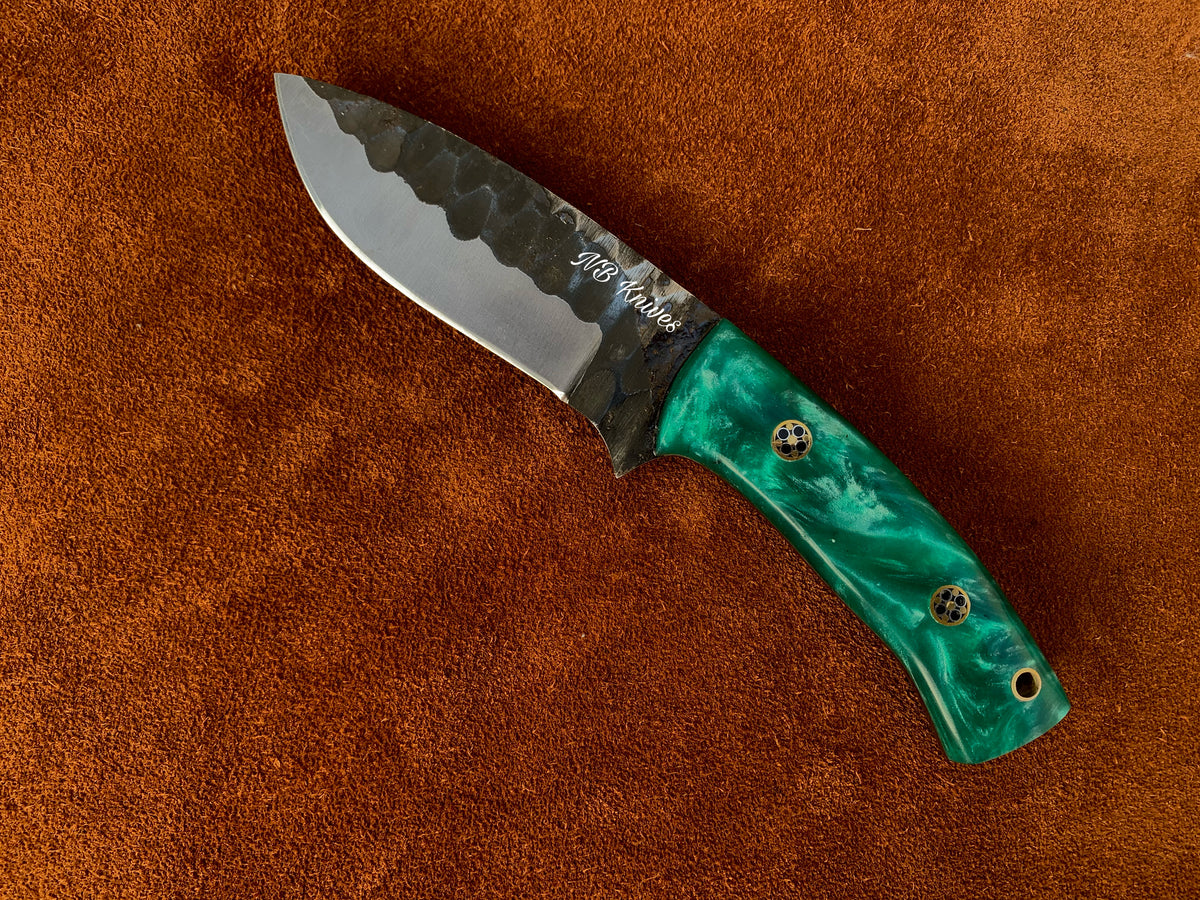 Hand-Forged High Carbon Skinner Knife with Resin Grip & Leather Sheath