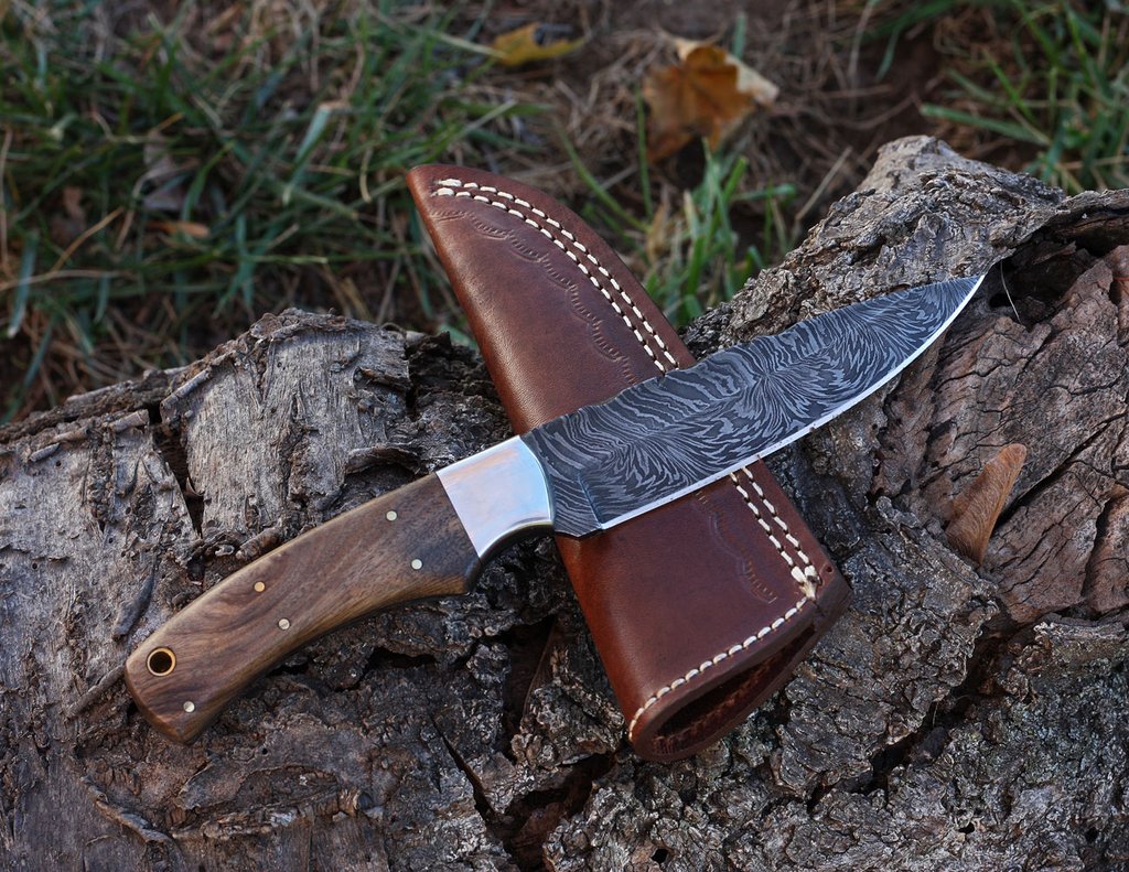 Damascus hunting knife Handle Walnut Wood. Stainless Steel Bolster - NB CUTLERY LTD