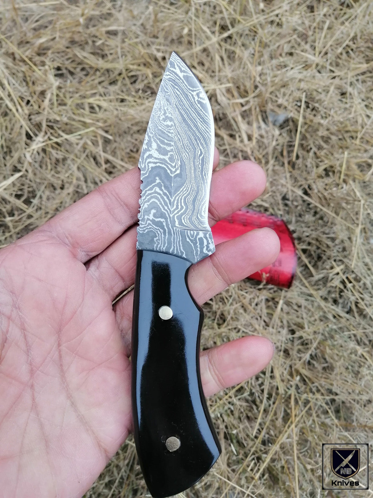 Damascus Skinner Knife with Buffalo Horn Handle and Leather Sheath