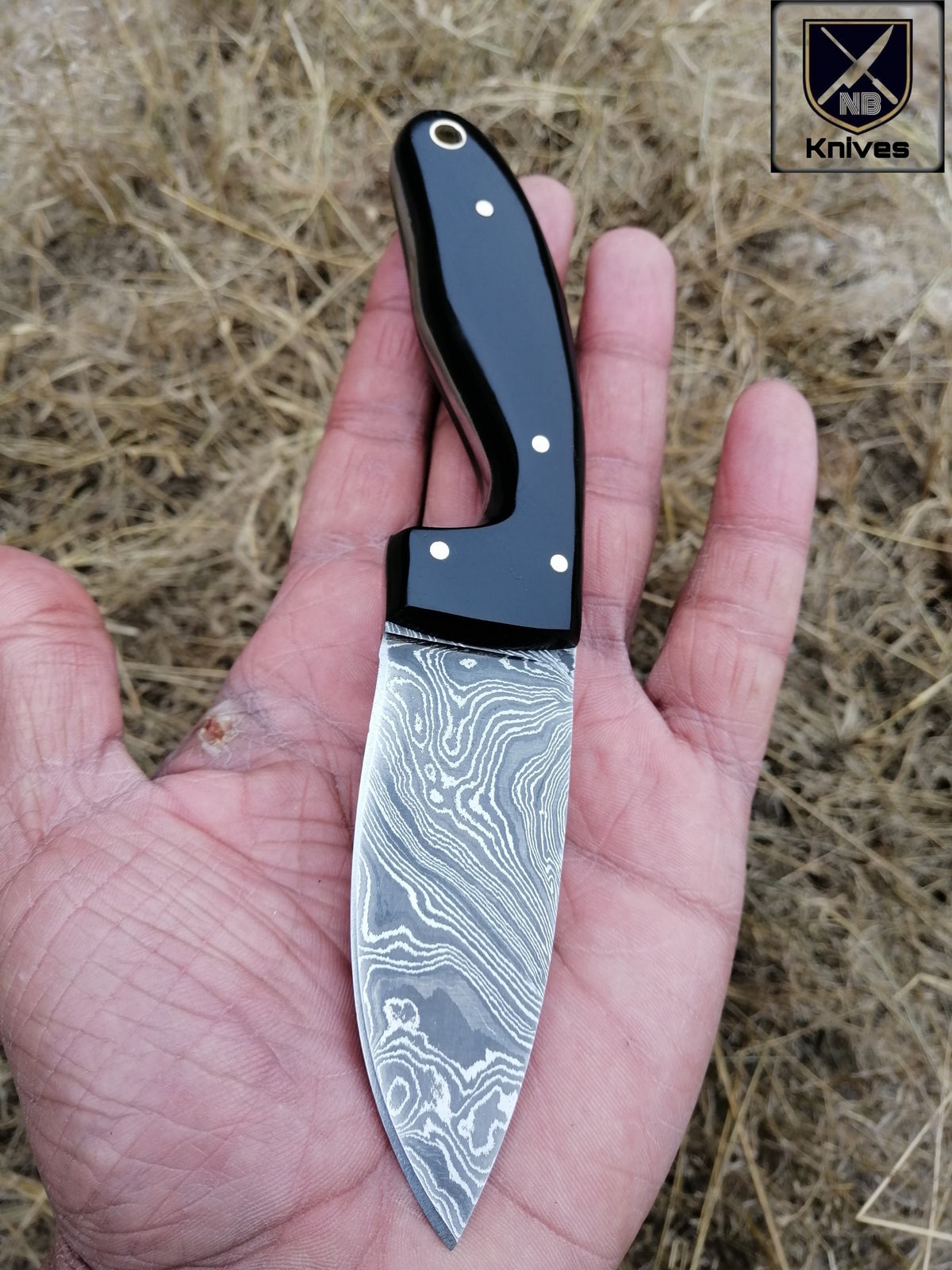 Handmade Damascus Skinner Knife with Black Horn Handle & Leather Sheath