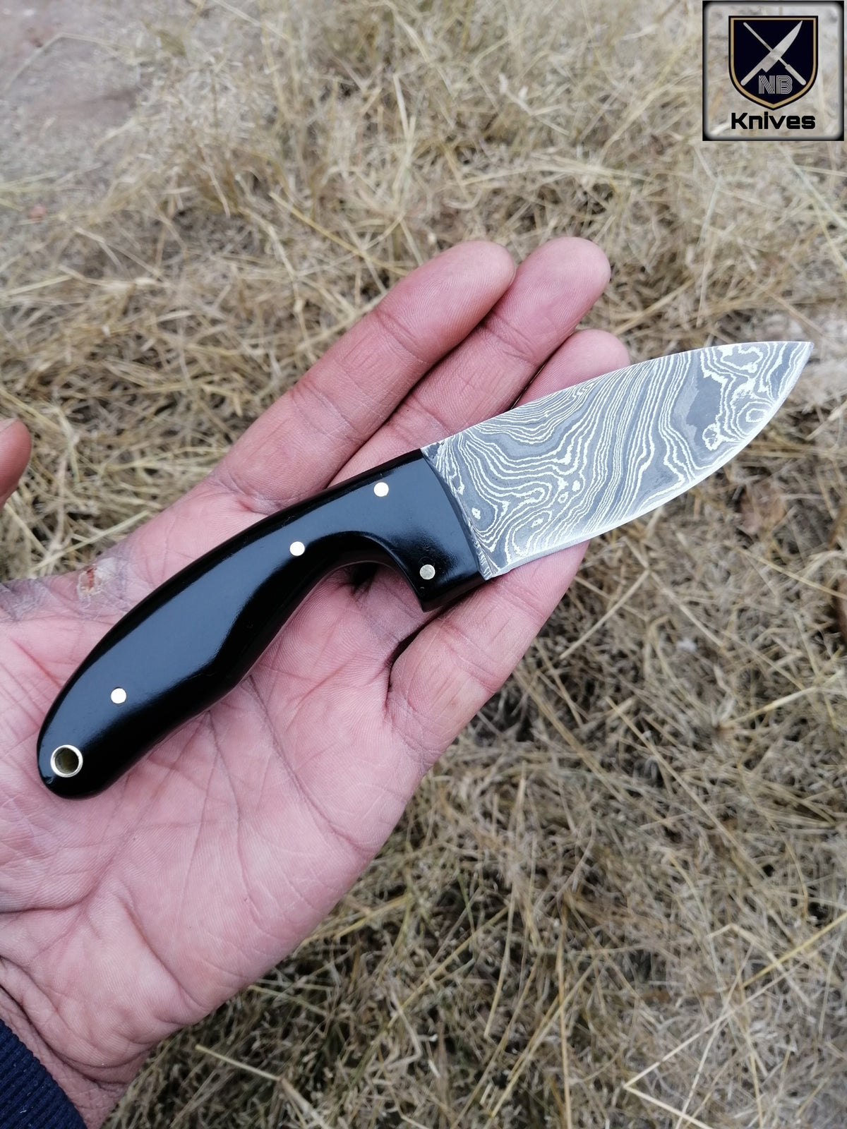 Handmade Damascus Skinner Knife with Black Horn Handle & Leather Sheath