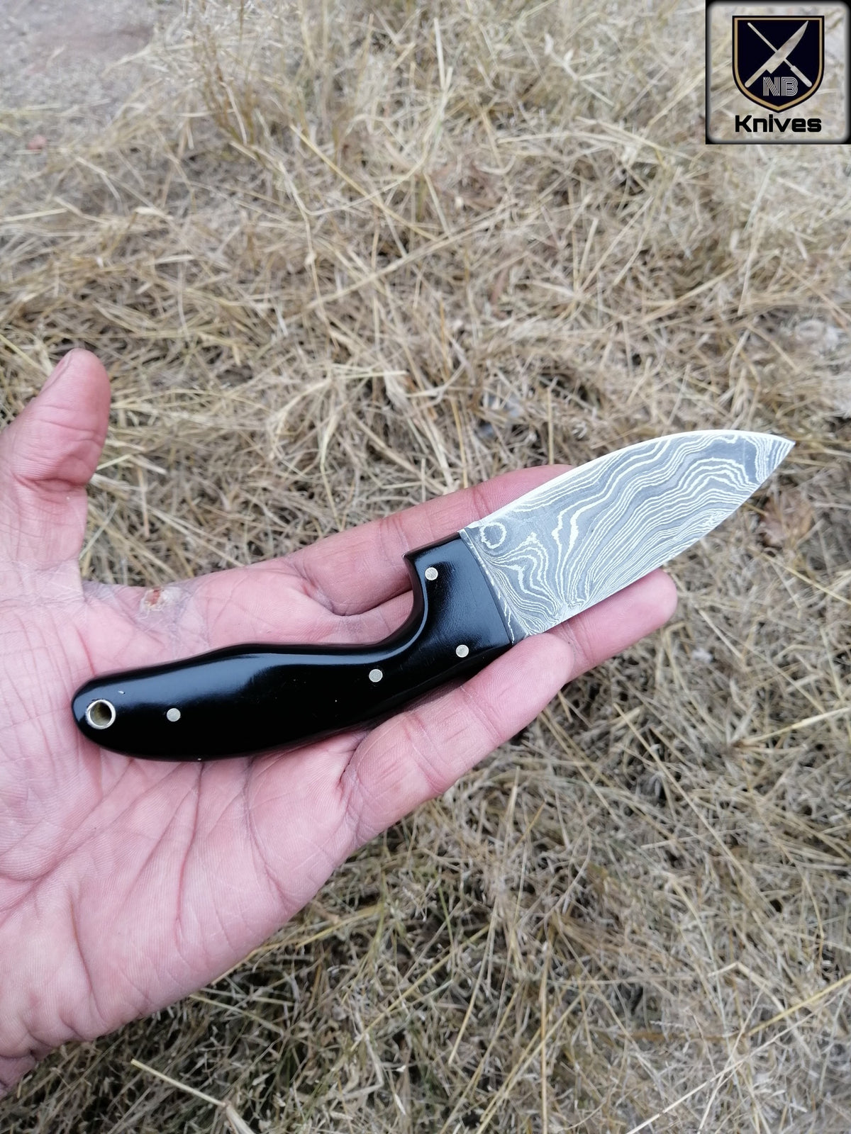 Handmade Damascus Skinner Knife with Black Horn Handle & Leather Sheath