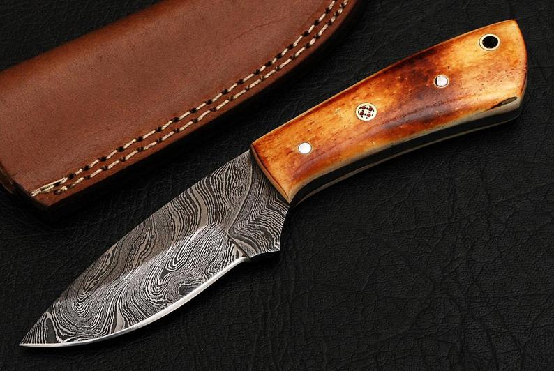 CUSTOM HANDMADE DAMASCUS HUNTING KNIFE HANDLE BURN BONE