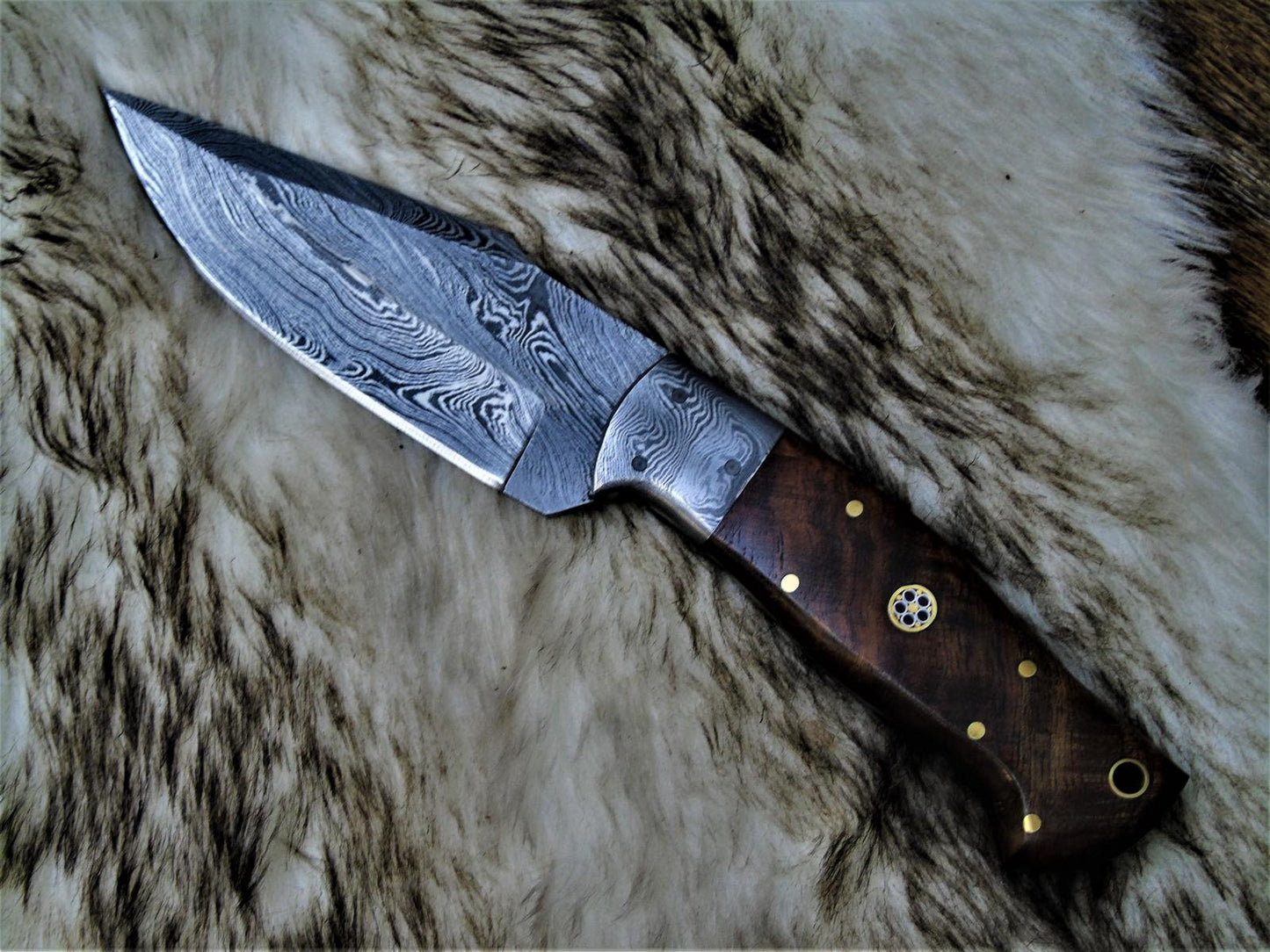 CUSTOM HANDMADE DAMASCUS STEEL HUNTING KNIFE Handle Rose Wood