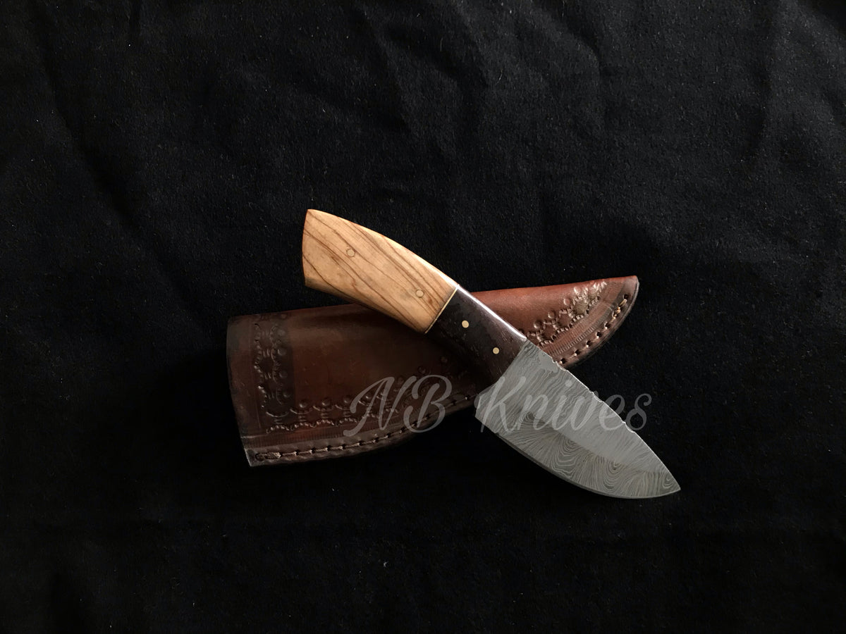 Olive Wood & Hardwood Bolster Damascus Skinner Knife – Handmade