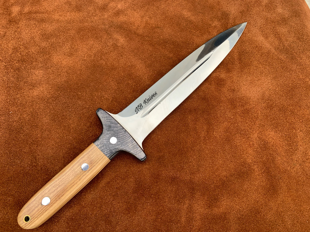 Handcrafted D2 Steel Hunting Knife with Olive Wood Handle & Hardwood Bolster