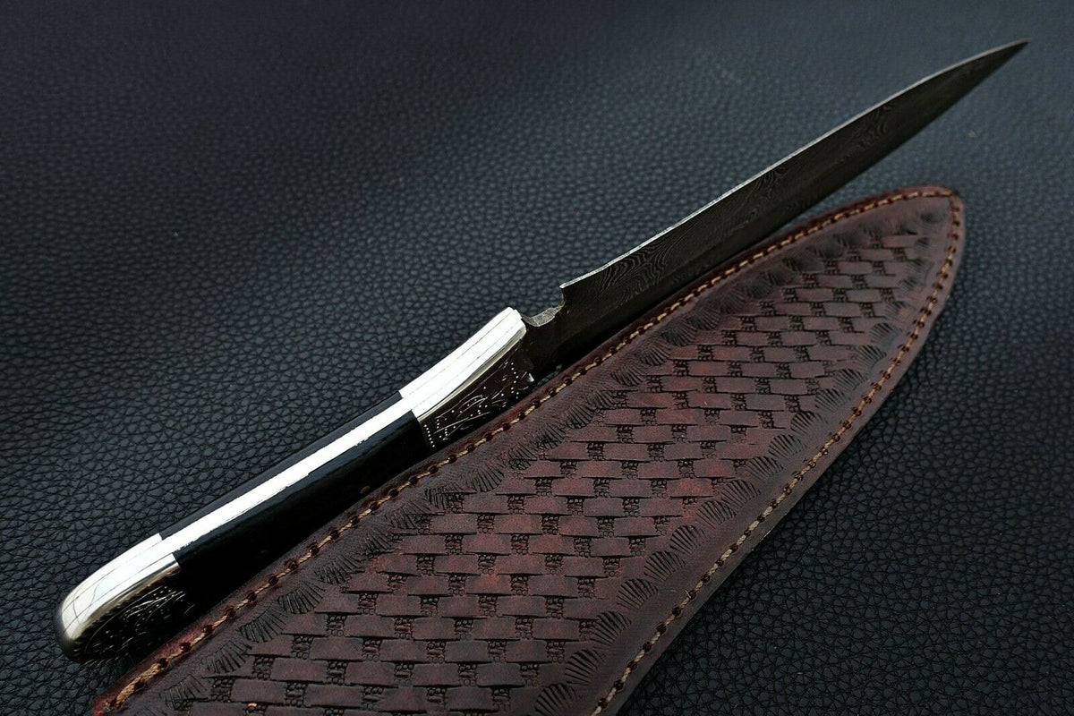 Custom Made Damascus Steel Hunting Bowie Knife Full Tang