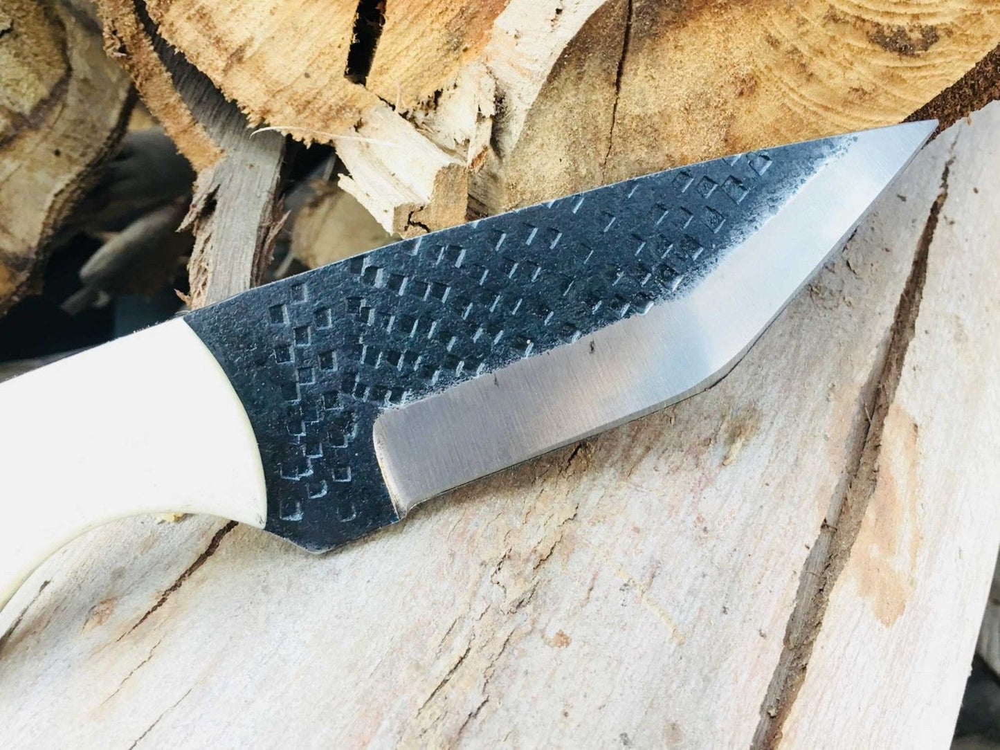 CUSTOM HANDMADE RAILROAD SPIKE CAMEL BONE FULL TANG HUNTING KNIFE WITH POUCH