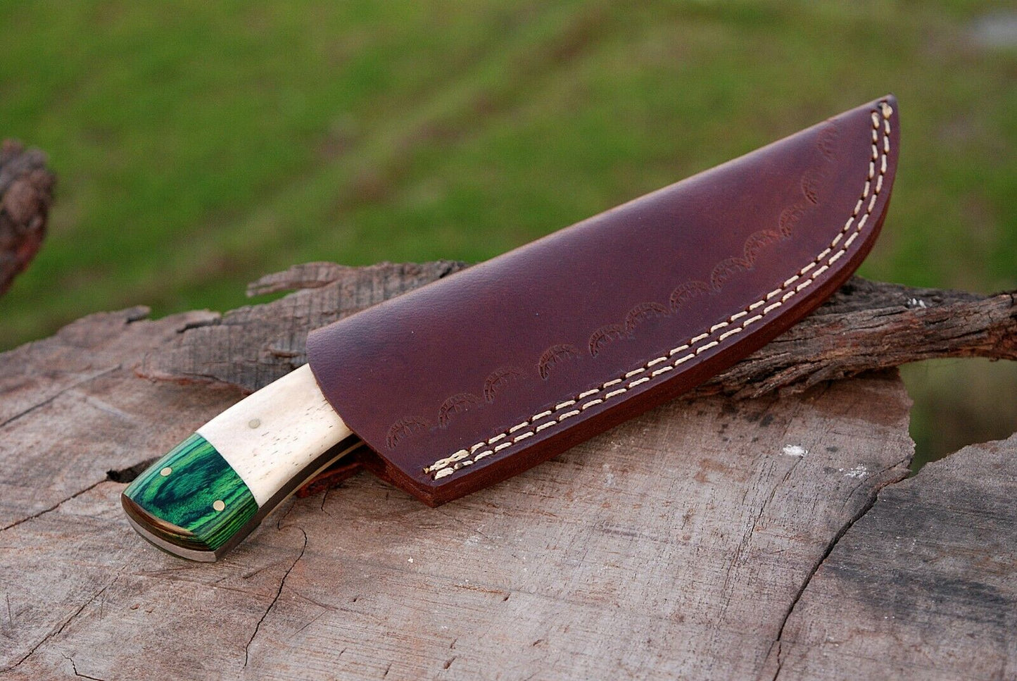 CUSTOM HANDMADE DAMASCUS STEEL HUNTING KNIFE HANDLE CAMEL BONE HARDWOOD