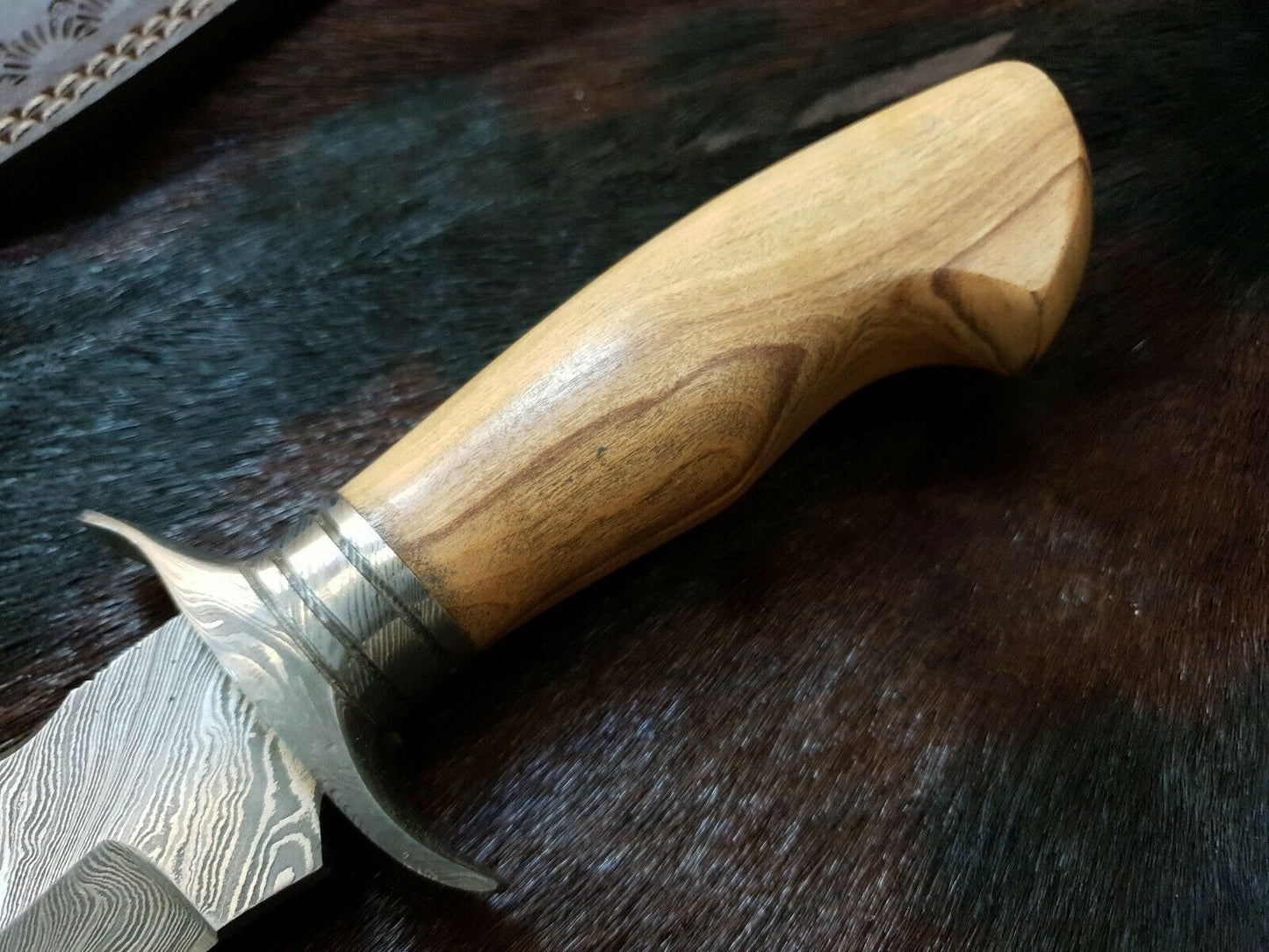CUSTOM HANDMADE DAMASCUS HUNTING KNIFE WITH LEATHER SHEATH