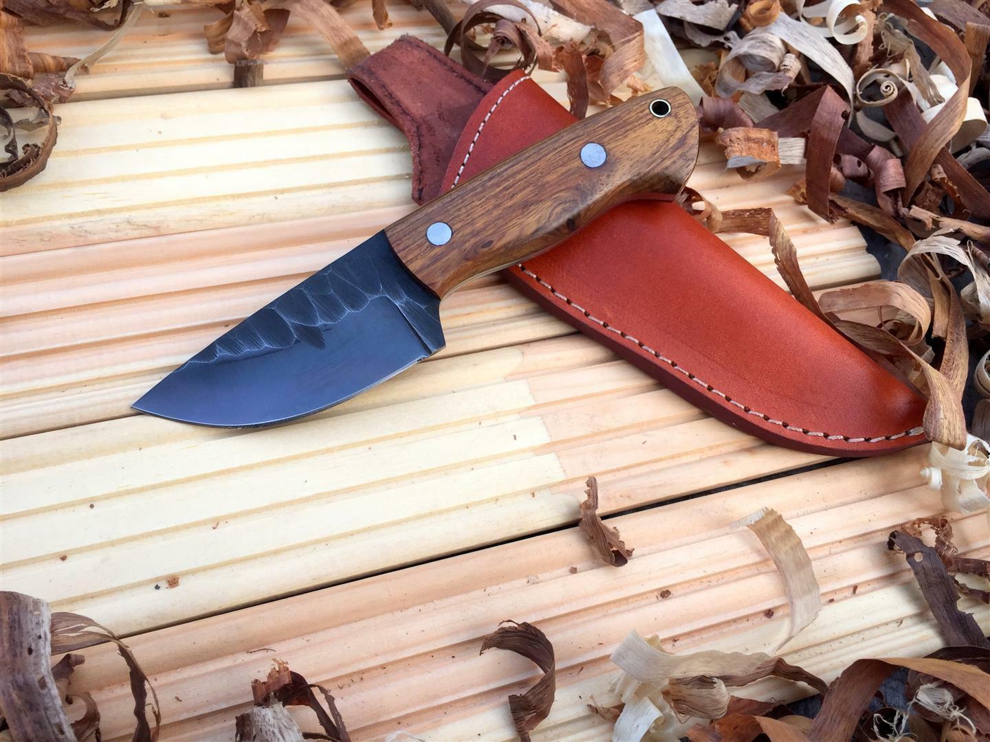 CUSTOM HANDMADE 1095 HIGH CARBON STEEL HUNTING,BUSHCRAFT KNIFE HANDLE ROSEWOOD