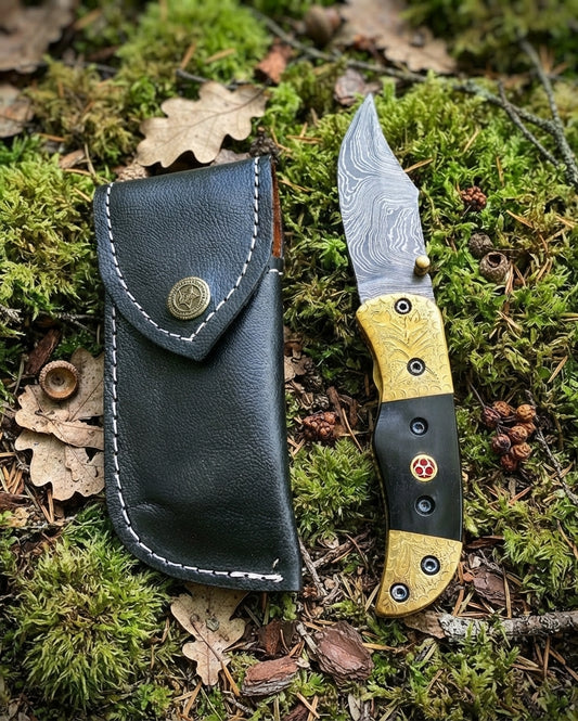 Pakka wood Damascus knife with genuine leather sheath