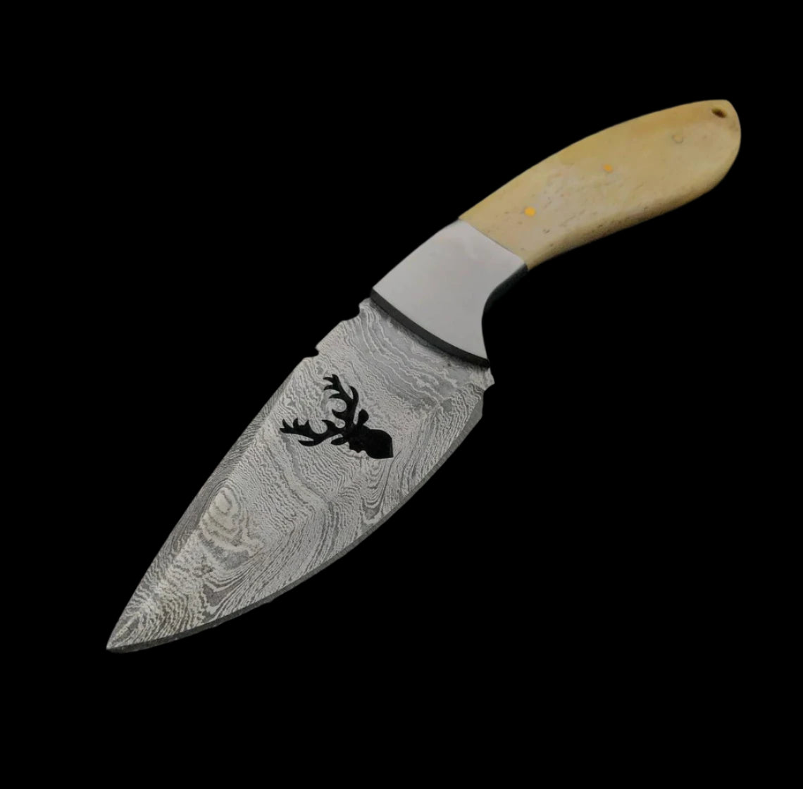 Hand-Forged Damascus Skinner Knife — Cow Bone Handle & Leather Sheath