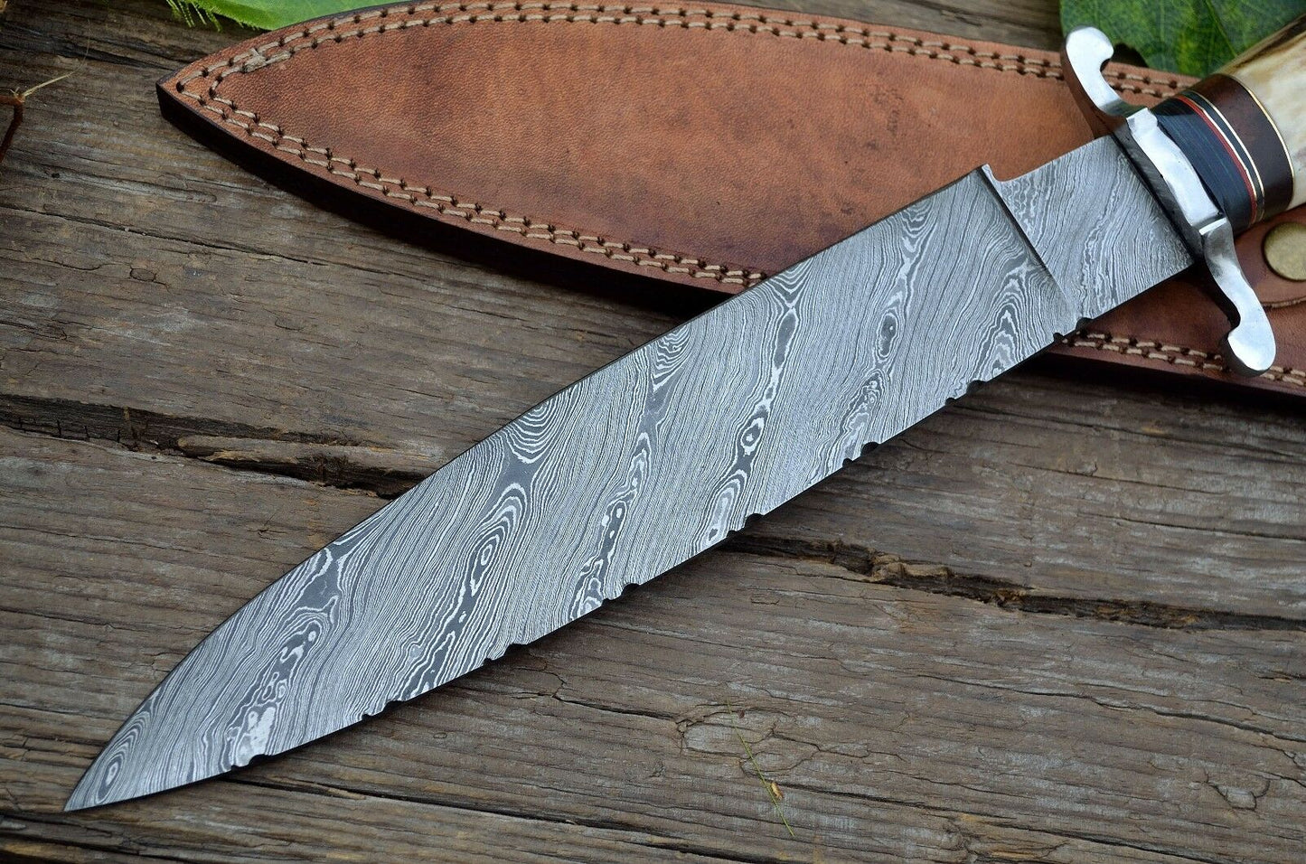 CUSTOM MADE HAND FORGED DAMASCUS STEEL HUNTING BIG FOOT BOWIE KNIFE