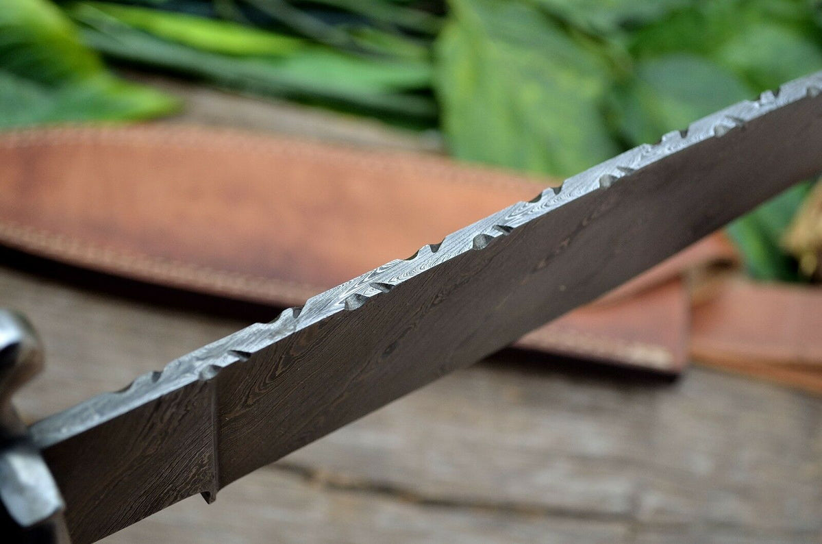 CUSTOM MADE HAND FORGED DAMASCUS STEEL HUNTING BIG FOOT BOWIE KNIFE
