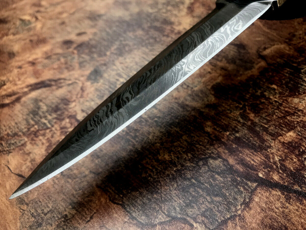 CUSTOM HAND FORGED DAMASCUS STEEL HUNTING - RED WOOD & BRASS-