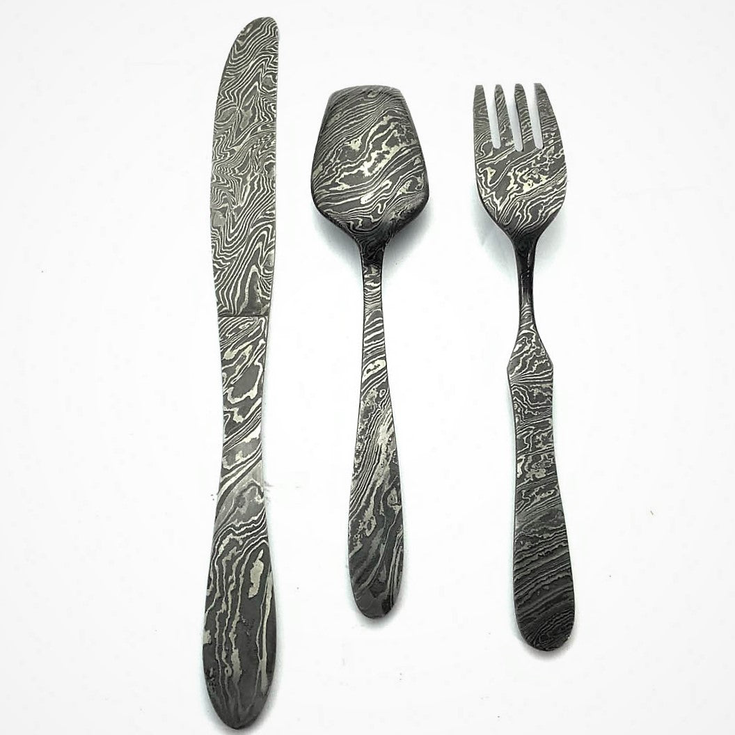 DAMASCUS STEEL CUTLERY