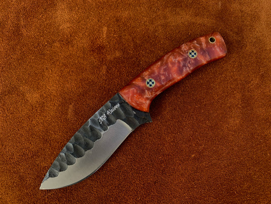 Skinner Knife in High Carbon Steel – Resin Handle, Leather Sheath Included
