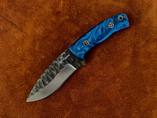 High Carbon Steel Skinner Knife – Resin Handle with Leather Sheath