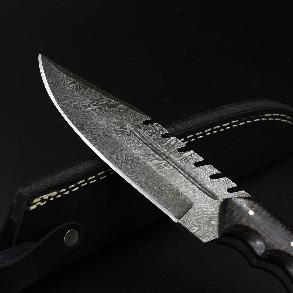 Custom Handmade Damascus Steel Hunting Knife With Leather Sheath Collectible hunting skinning blade Tactical fixed blade skinner