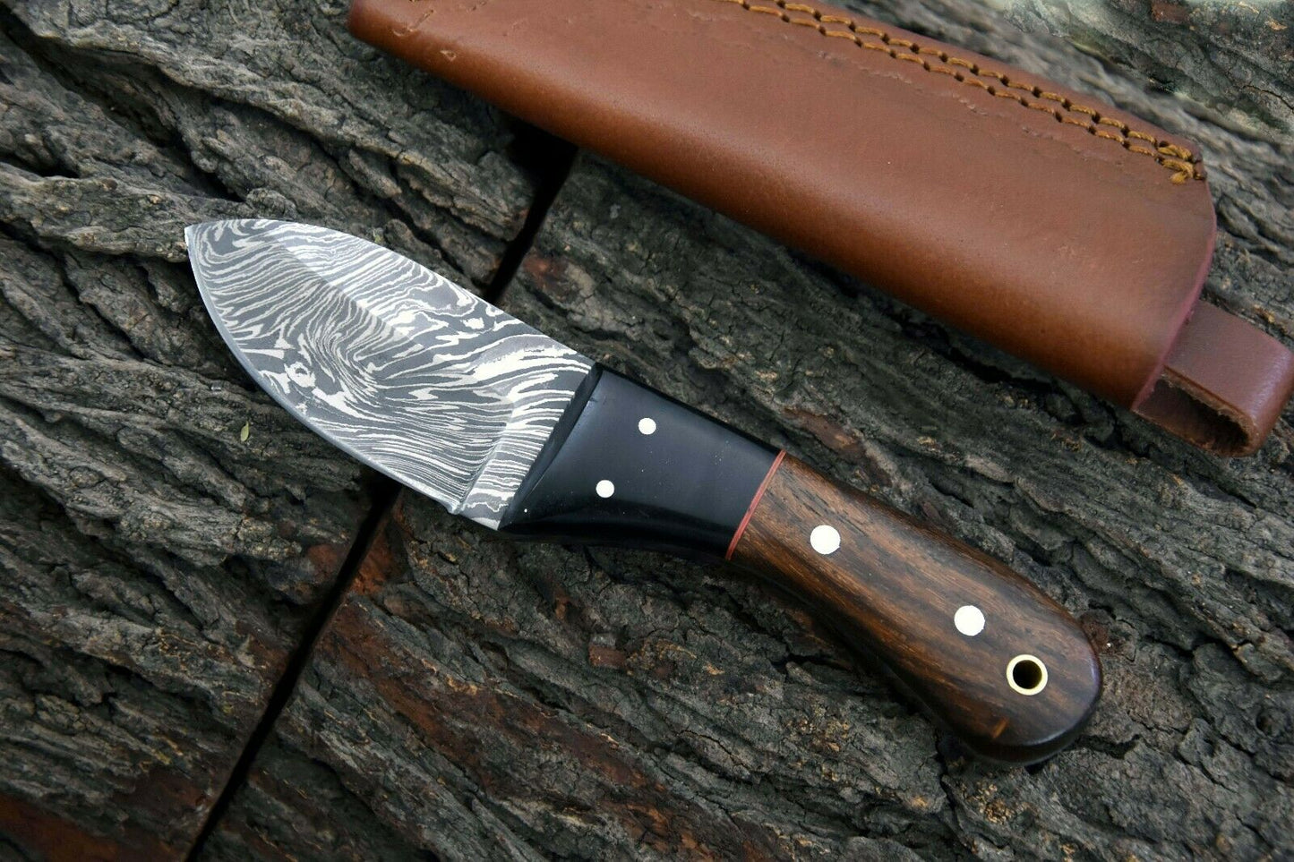 CUSTOM HANDMADE DAMASCUS HUNTING KNIFE HANDLE WALNUT & HORN HANDLE