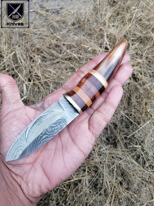 CUSTOM HANDMADE DAMASCUS HUNTING KNIFE WITH LEATHER SHEATH