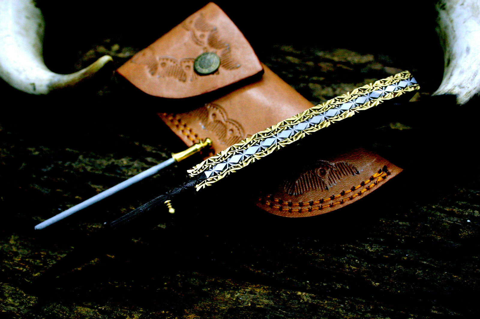 DAMASCUS STEEL HAND ENGRAVED FOLDING KNIFE| LINER LOCK | - NB CUTLERY LTD