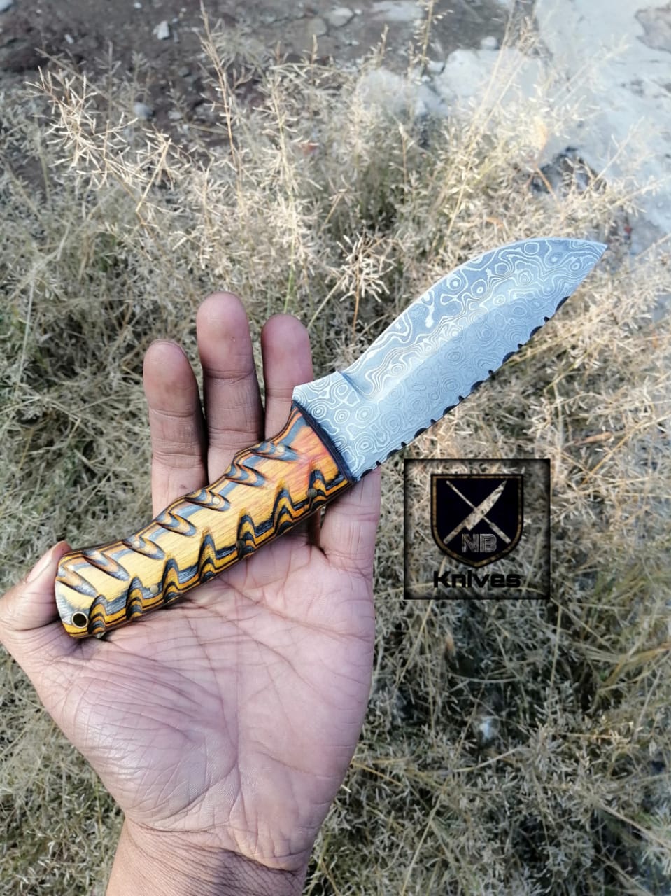 CUSTOM HANDMADE DAMASCUS HUNTING KNIFE HANDLE HARDWOOD