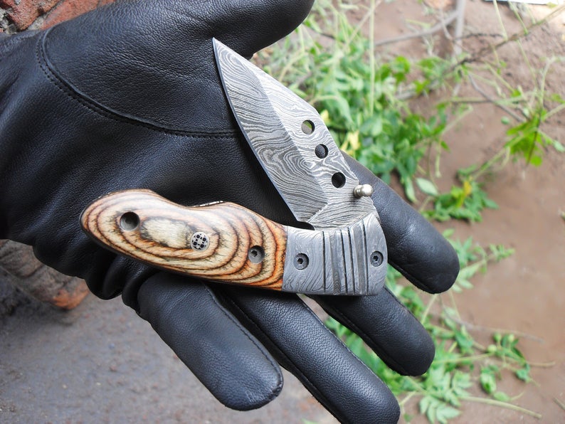 Damascus Steel Folding Pocket Knife with Pakka Wood Handle