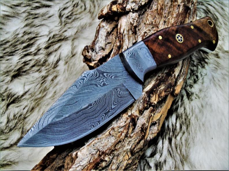 CUSTOM HANDMADE DAMASCUS STEEL HUNTING KNIFE Handle Rose Wood