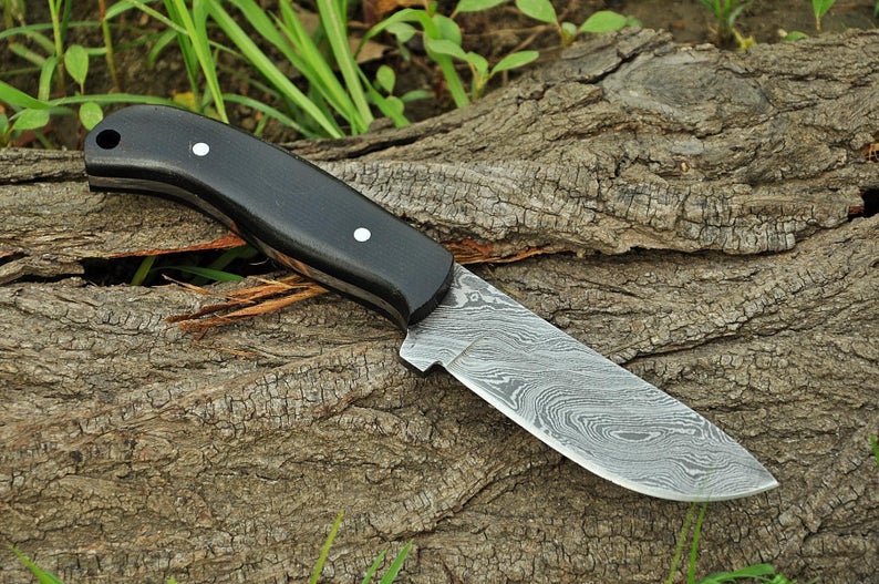 Pakka Wood Skinner Knife, Forged in Layered Damascus Steel