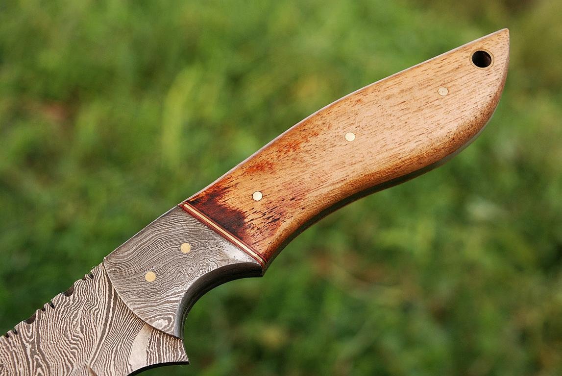 BEAUTIFUL DAMASCUS STEEL KNIFE HANDLE WALNUTWOOD - NB CUTLERY LTD