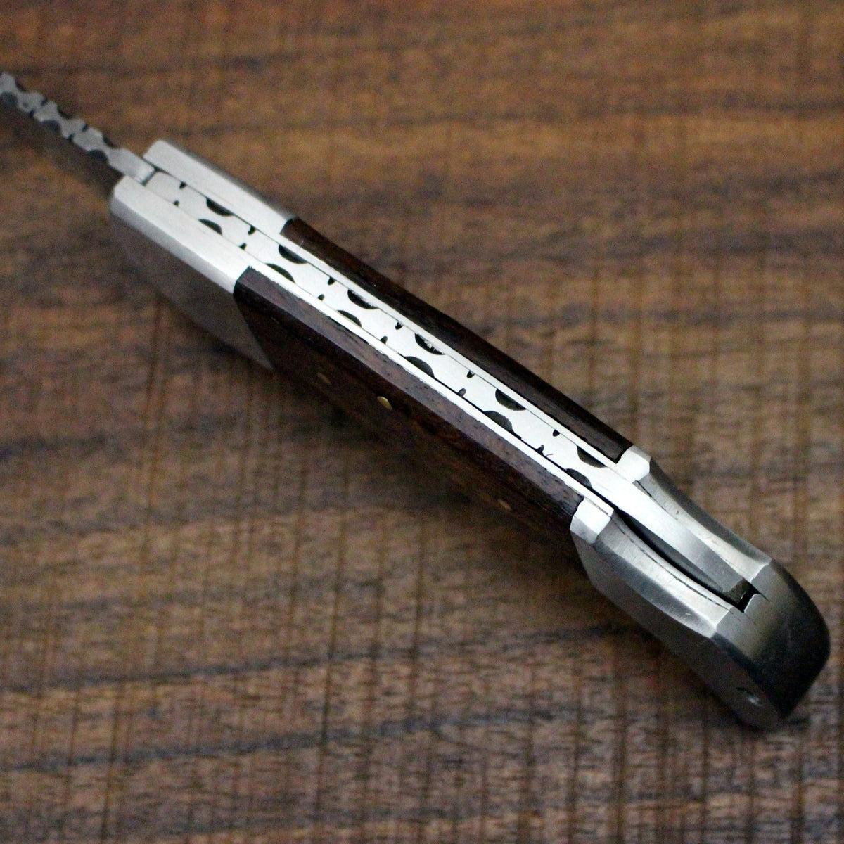 Folding Knife with Lock Back Mechanism - NB CUTLERY LTD