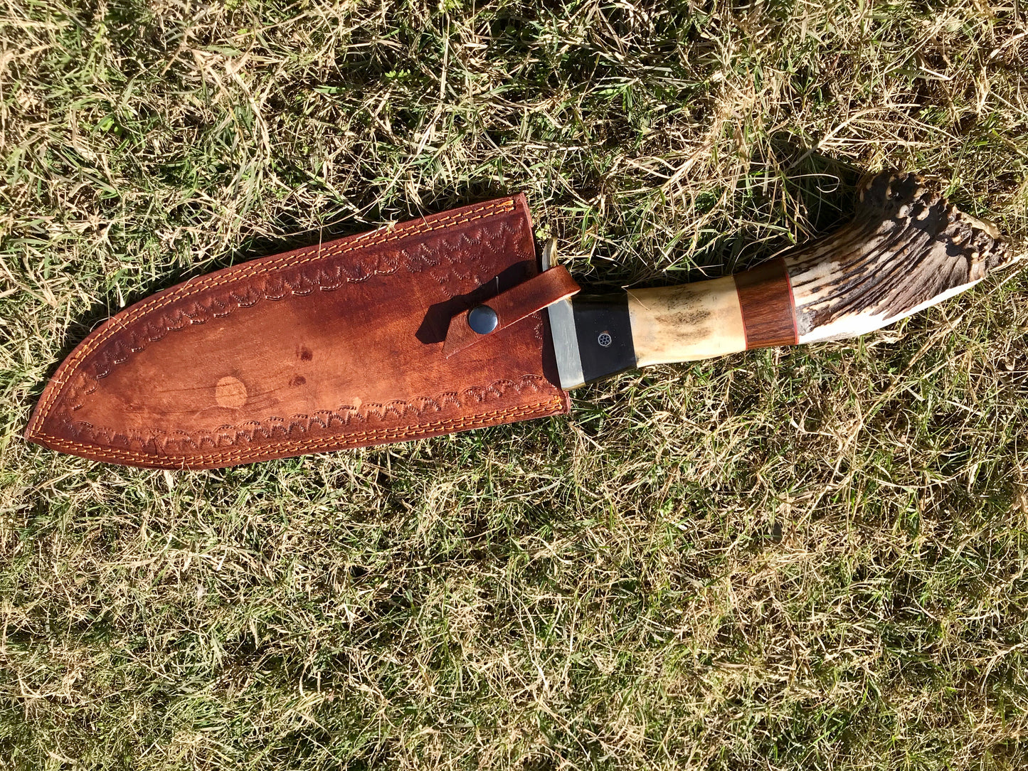 CUSTOM HANDMADE D2 STEEL STAG HORN HUNTING KNIFE WITH LEATHER SHEATH