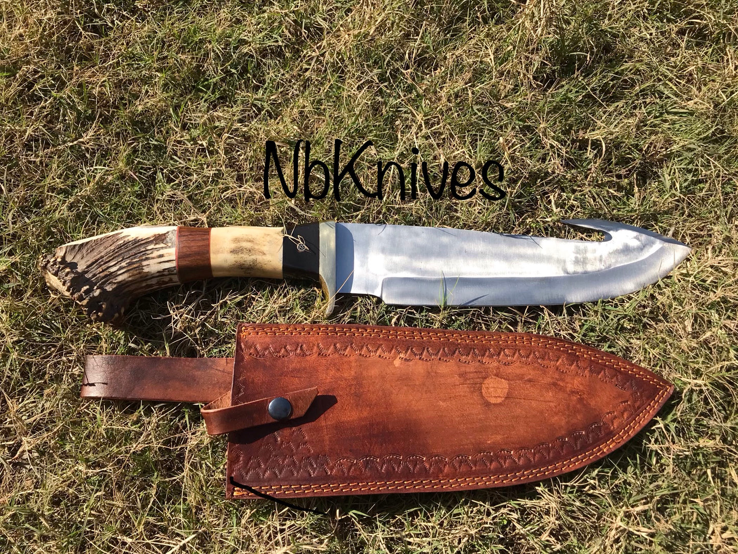 CUSTOM HANDMADE D2 STEEL STAG HORN HUNTING KNIFE WITH LEATHER SHEATH