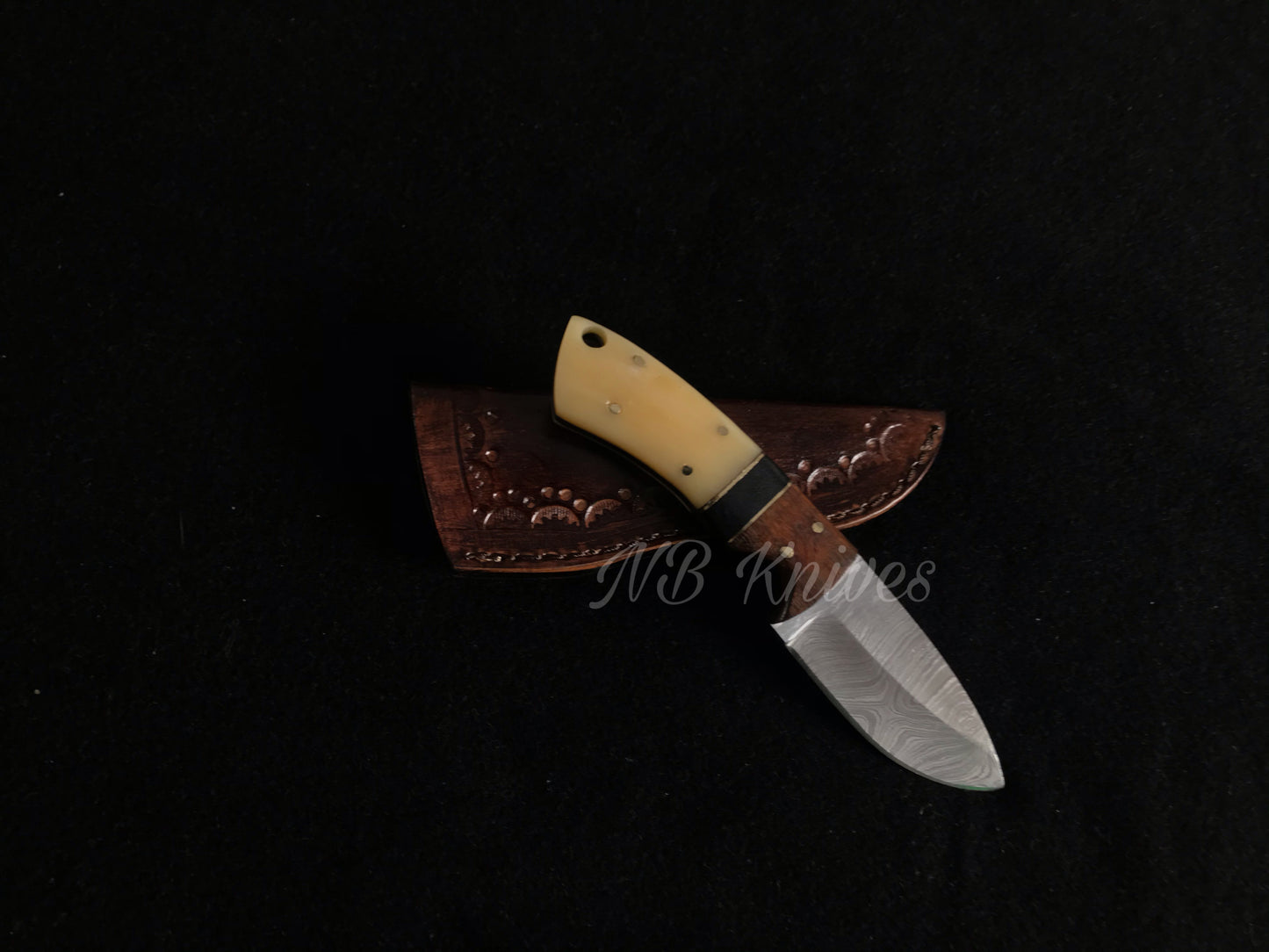 |NB KNIVES| Custom Handmade Damascus Hunting Knife Handle Rose wood and Camel Bone
