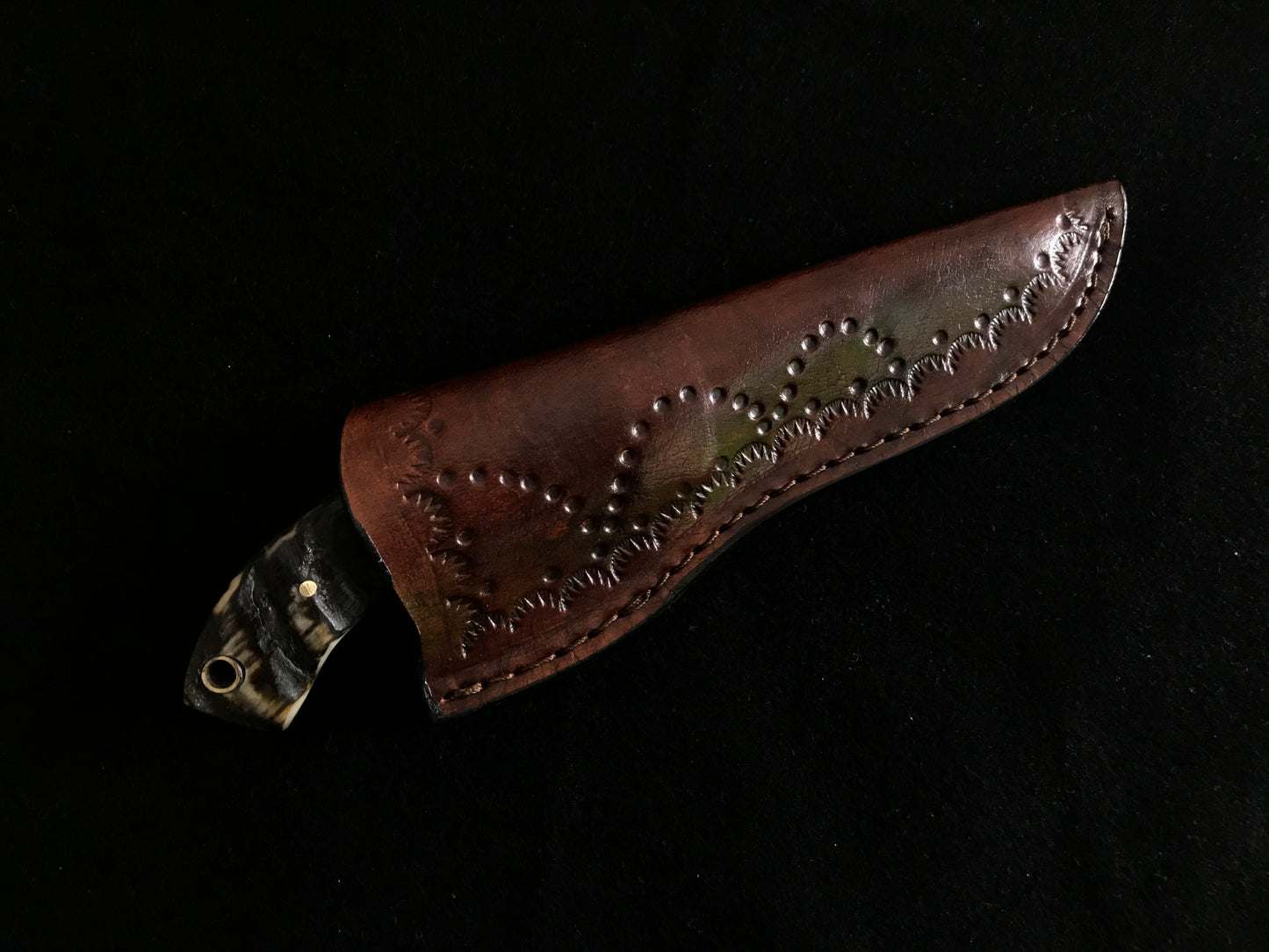 BEAUTIFUL CUSTOM HAND FORGED DAMASCUS STEEL HUNTING KNIFE "SHEEP HORN