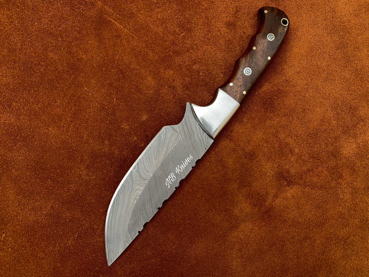 Custom Handmade Damascus Steel Skinner Knife – Rosewood Handle & Leather Sheath