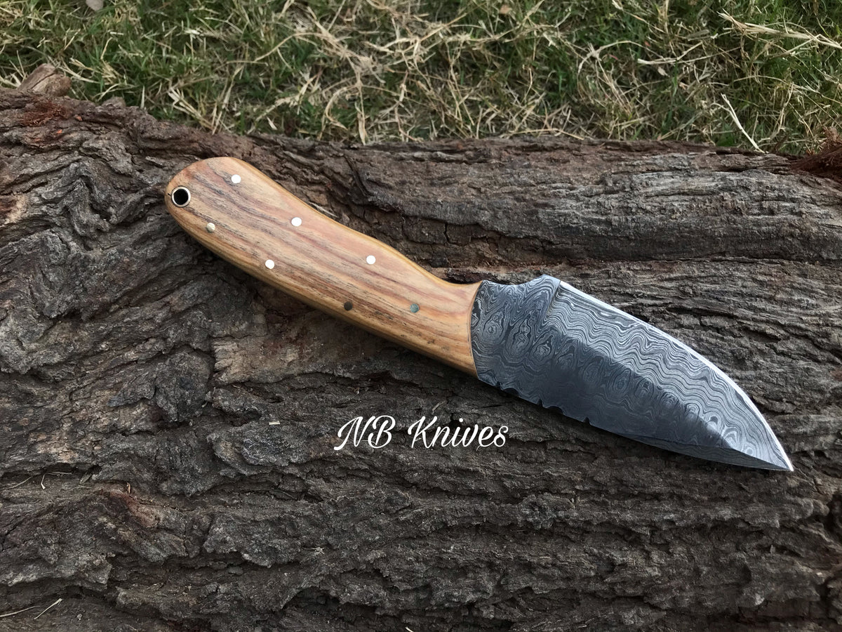 Hand-Forged Damascus Skinner Knife with Olive Wood Grip & Leather Sheath