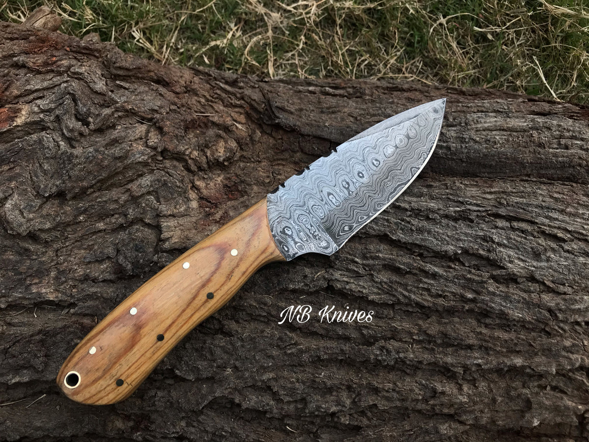 Hand-Forged Damascus Skinner Knife with Olive Wood Grip & Leather Sheath