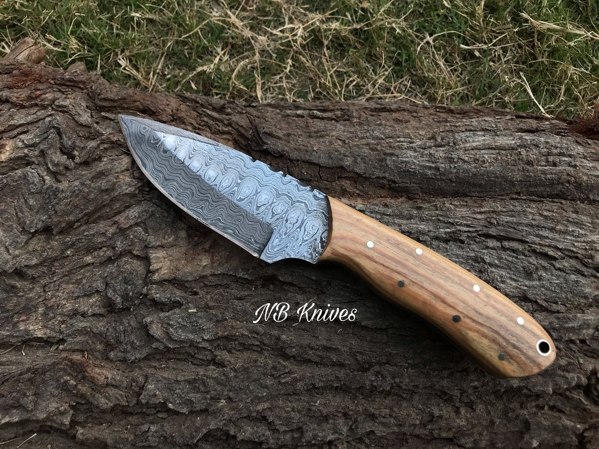 Hand-Forged Damascus Skinner Knife with Olive Wood Grip & Leather Sheath