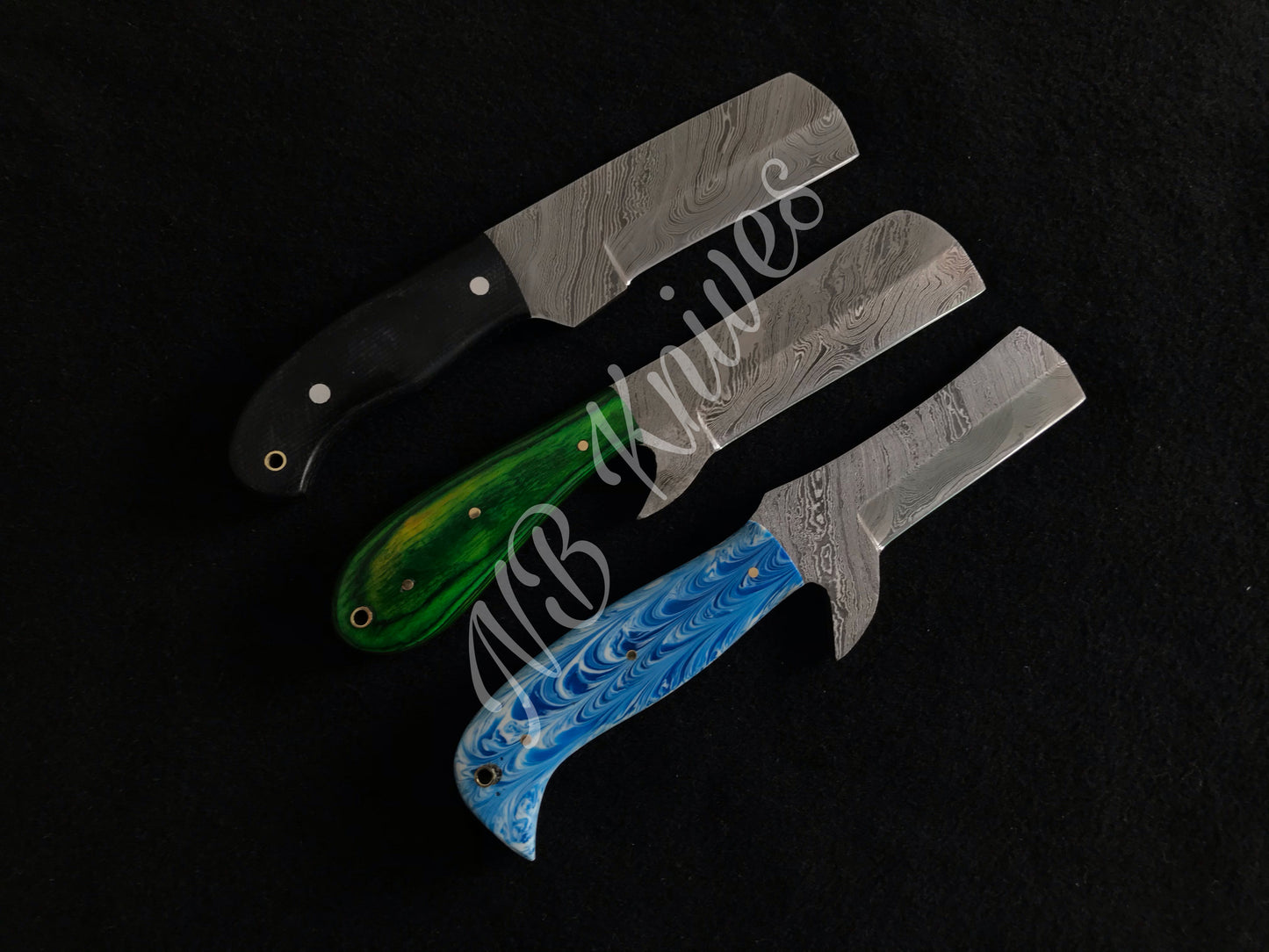 |NB KNIVES | LOT OF 3 CUSTOM HANDMADE DAMASCUS COWBOY BULL CUTTER KNIVES WITH LEATHER SHEATHS