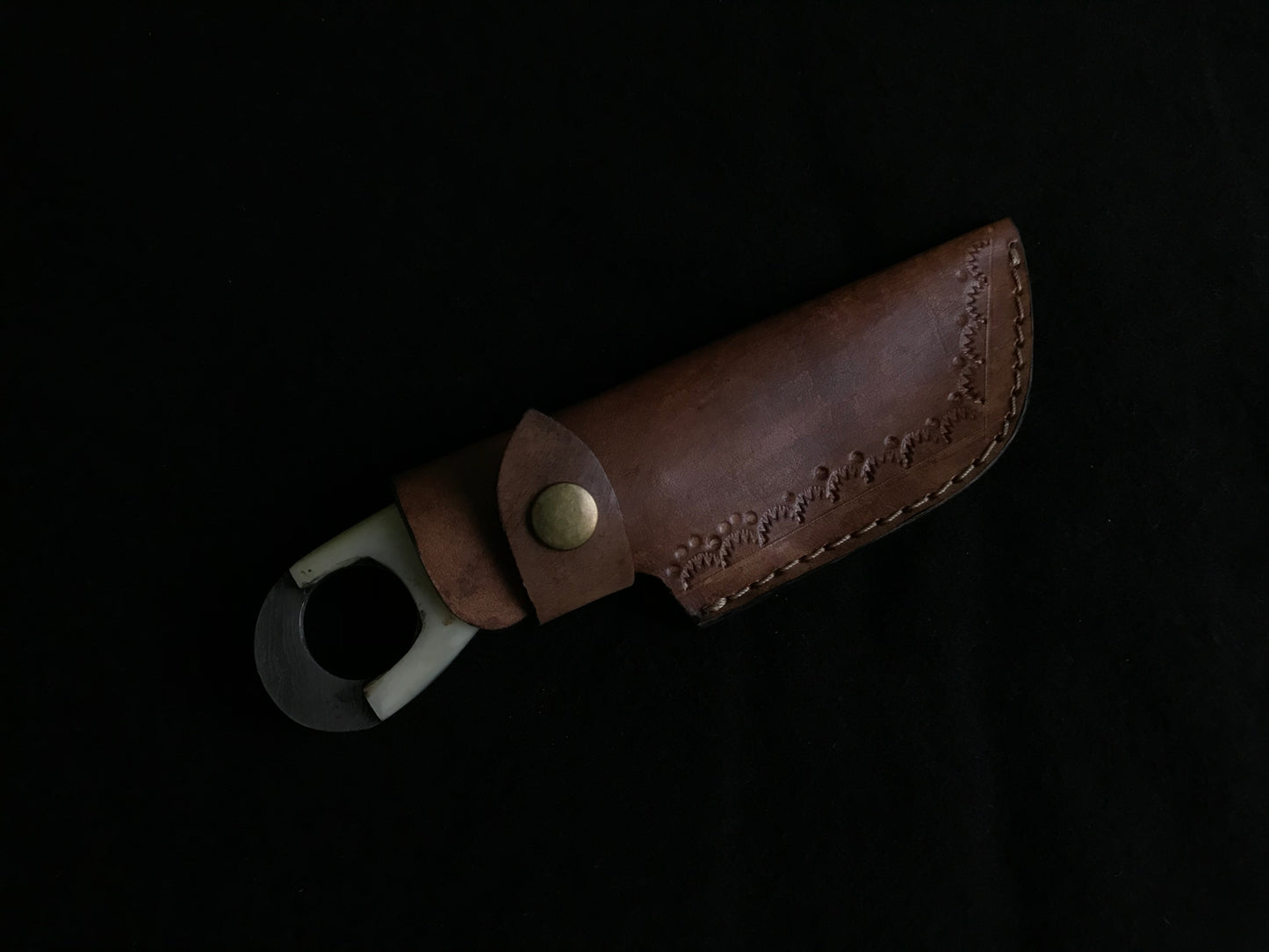 Camel Bone Damascus Skinner Knife – Handmade Blade with Leather Sheath