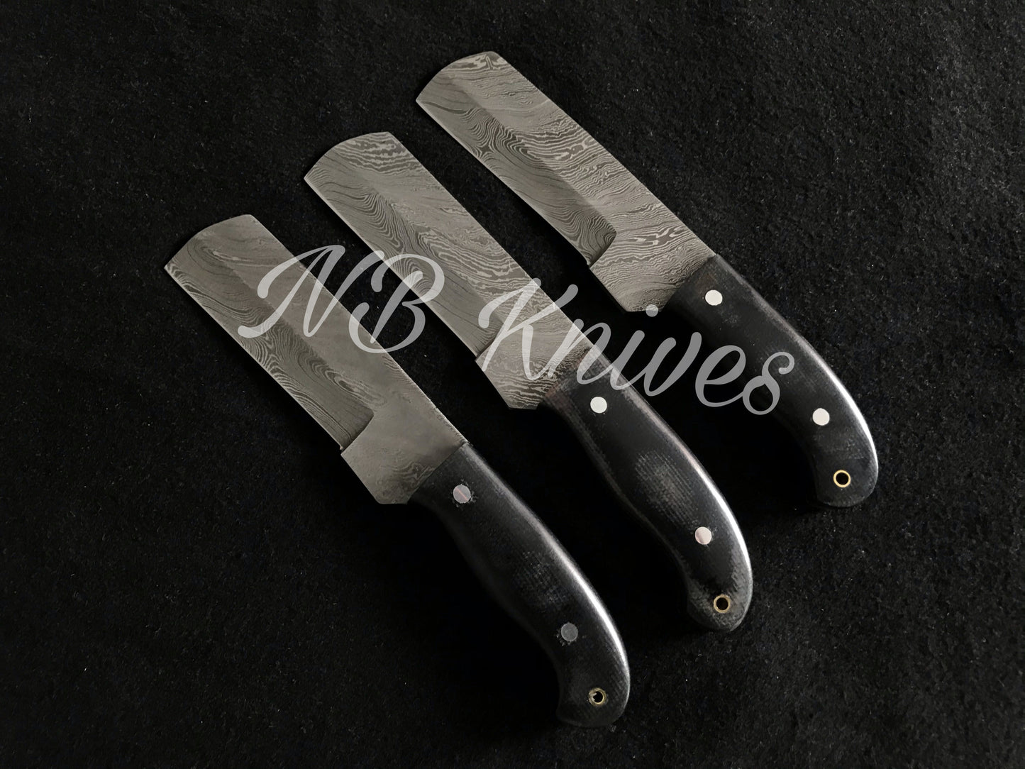 |NB KNIVES | LOT OF 3 CUSTOM HANDMADE DAMASCUS COWBOY BULL CUTTER KNIVES WITH LEATHER SHEATHS