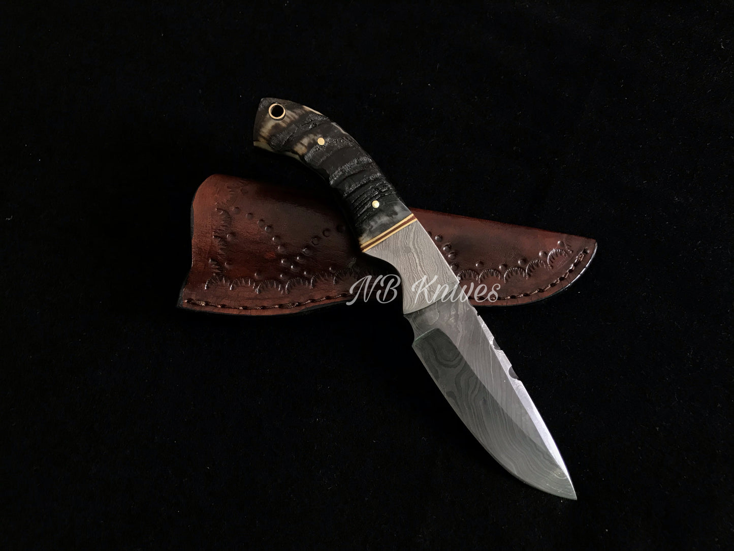 BEAUTIFUL CUSTOM HAND FORGED DAMASCUS STEEL HUNTING KNIFE "SHEEP HORN