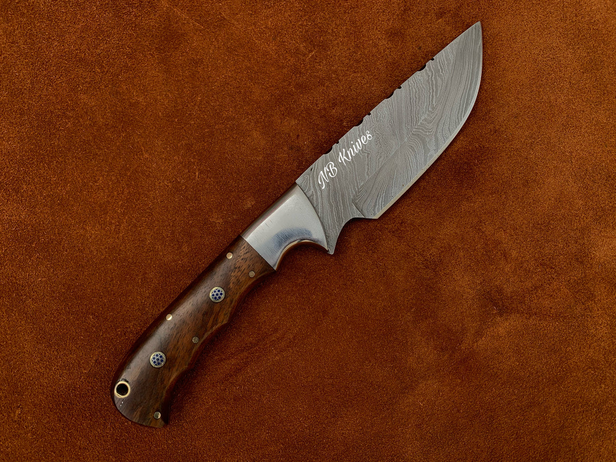 Custom Handmade Damascus Steel Skinner Knife – Rosewood Handle & Leather Sheath