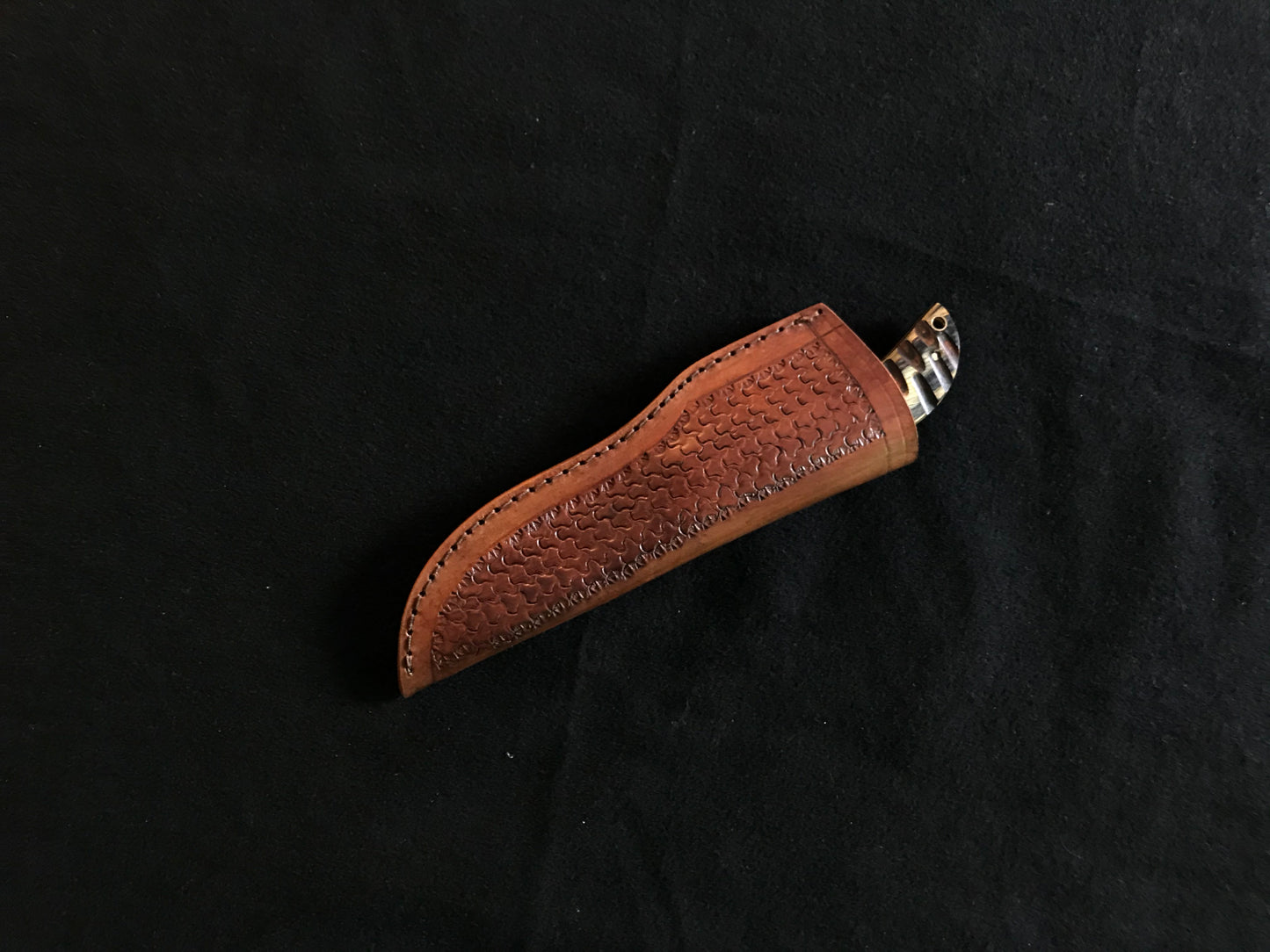 Guthook Skinning Knife Crafted from Damascus Steel