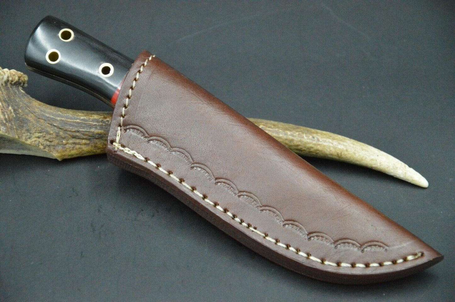 CUSTOM HANDMADE DAMASCUS STEEL HUNTING KNIFE HANDLE BUFFALO HORN CAMEL BONE