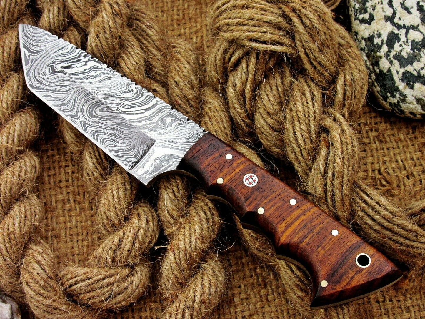 CUSTOM HANDMADE DAMASCUS HUNTING KNIFE Handle Material , rose wood