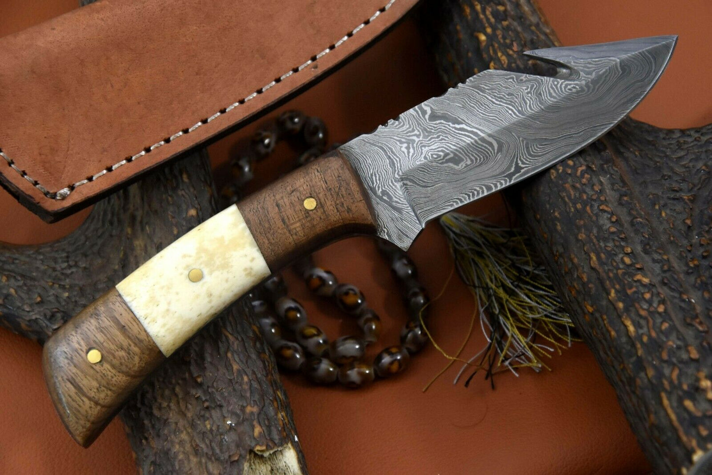 CUSTOM HANDMADE DAMASCUS GUTHOOK HUNTING KNIFE Handle Walnut Wood & Camel Bone